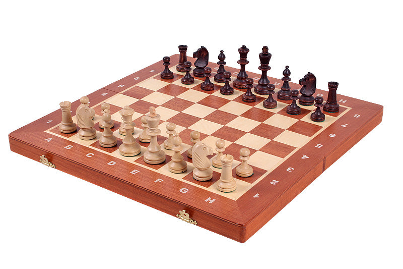 Jeu d'échecs DE TOURNOI No 4 en bois de charme avec l'échiquier en marqueterie de bois d'acajou et sycomore, de petite taille (42 x 42cm) - Ensemble Complet - Jeu d'échecs DE TOURNOI No 4 en bois de charme avec l'échiquier en marqueterie de bois d'acajou et sycomore, de petite taille (42 x 42cm) - Ensemble Complet