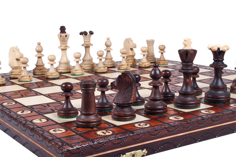 Jeu d'Echecs JUNIOR en bois de charme, de taille moyenne (42 x 42cm) - Ensemble Complet - Jeu d'Echecs JUNIOR en bois de charme, de taille moyenne (42 x 42cm) - Ensemble Complet