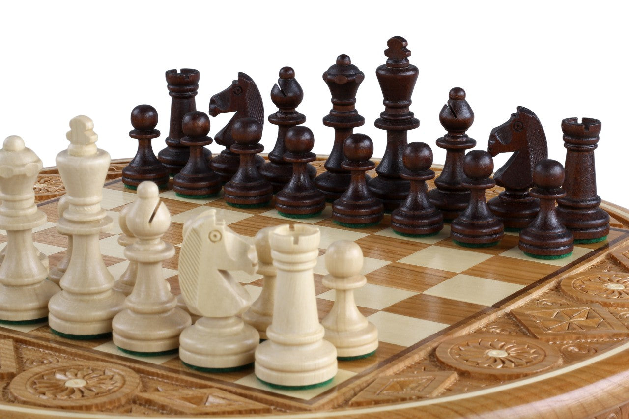Jeu d'échecs RUBIN en bois de cerisier sauvage avec l'échiquier rond marqueté de bois de ceriser et sycomore, de petite taille (33cm) - Ensemble Complet - Jeu d'échecs RUBIN en bois de cerisier sauvage avec l'échiquier rond marqueté de bois de ceriser et sycomore, de petite taille (33cm) - Ensemble Complet