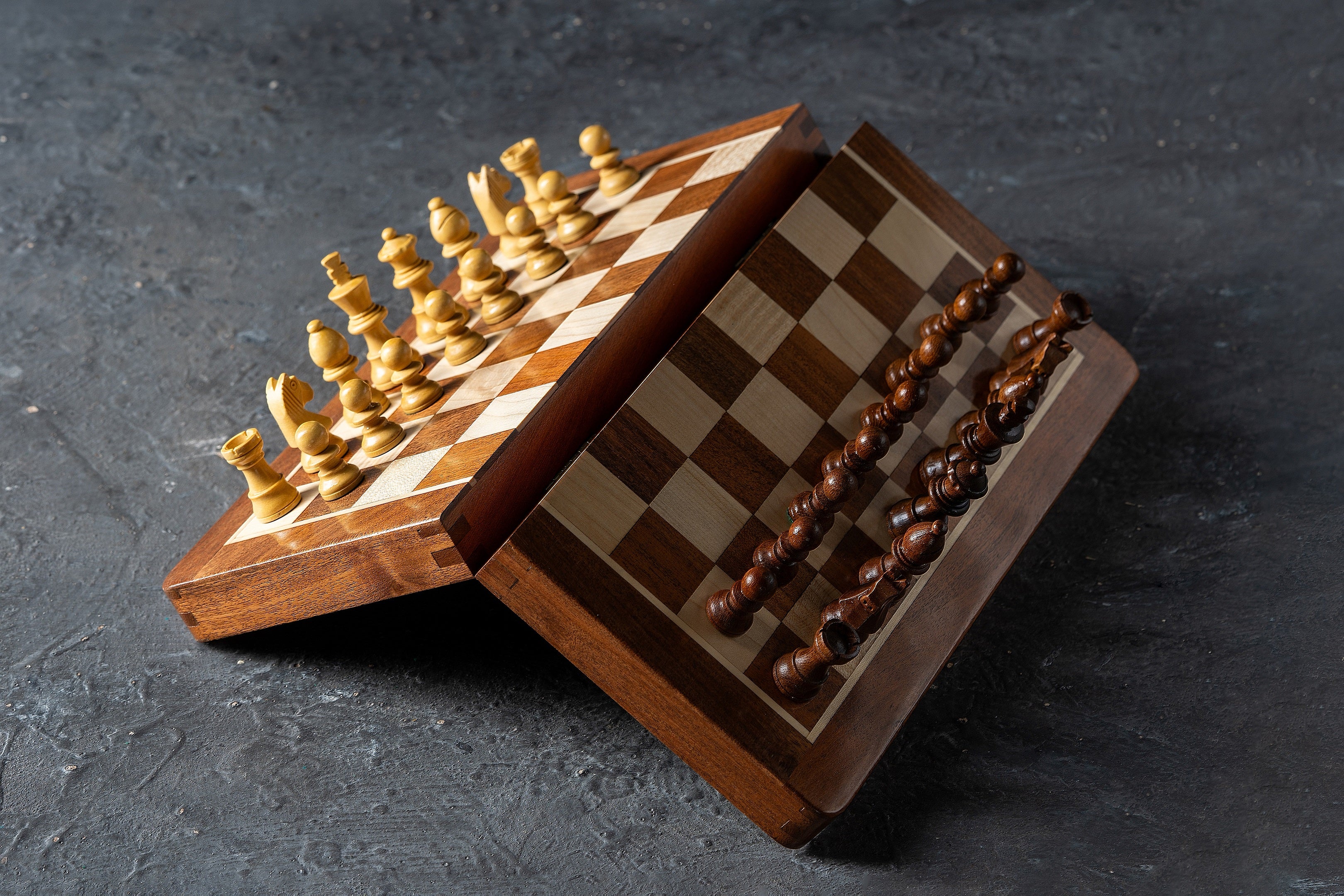 Jeu d'échecs Magnétique Pliant en bois d'acacia et buis de petite taille (30x30cm) - Jeu d'échecs Magnétique Pliant en bois d'acacia et buis de petite taille (30x30cm)