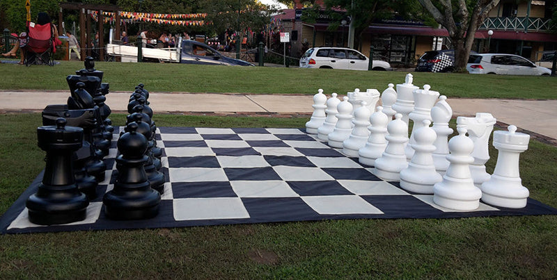 Jeu d'échecs extérieur / jardin (roi 64 cm) - figurines + échiquier en nylon - Jeu d'échecs extérieur / jardin (roi 64 cm) - figurines + échiquier en nylon