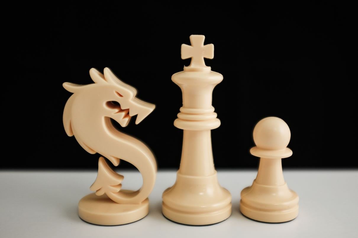 Le dragon - un set de deux nouvelles pièces pour une partie d'échecs - 63aada0f290db27563967abcdb4a0c90