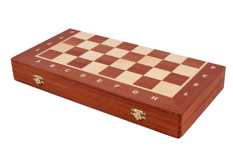 Jeu d'échecs DE TOURNOI No 4 en bois de charme avec l'échiquier en marqueterie de bois d'acajou et sycomore, de petite taille (42 x 42cm) - Ensemble Complet - Jeu d'échecs DE TOURNOI No 4 en bois de charme avec l'échiquier en marqueterie de bois d'acajou et sycomore, de petite taille (42 x 42cm) - Ensemble Complet