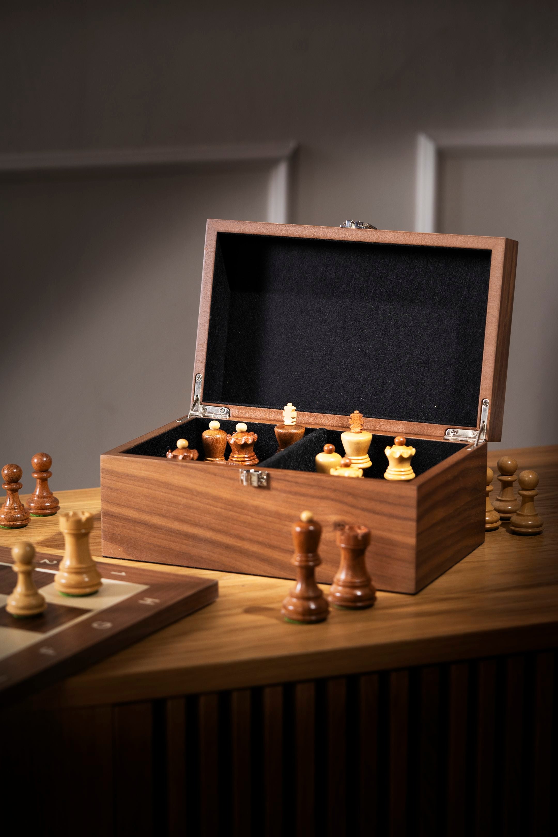 Boîte de rangement Luxe en bois de noyer pour pièces d'échecs de taille 4,00'' - d4168d0b310bde1b5f9ad8f2b9f0a876