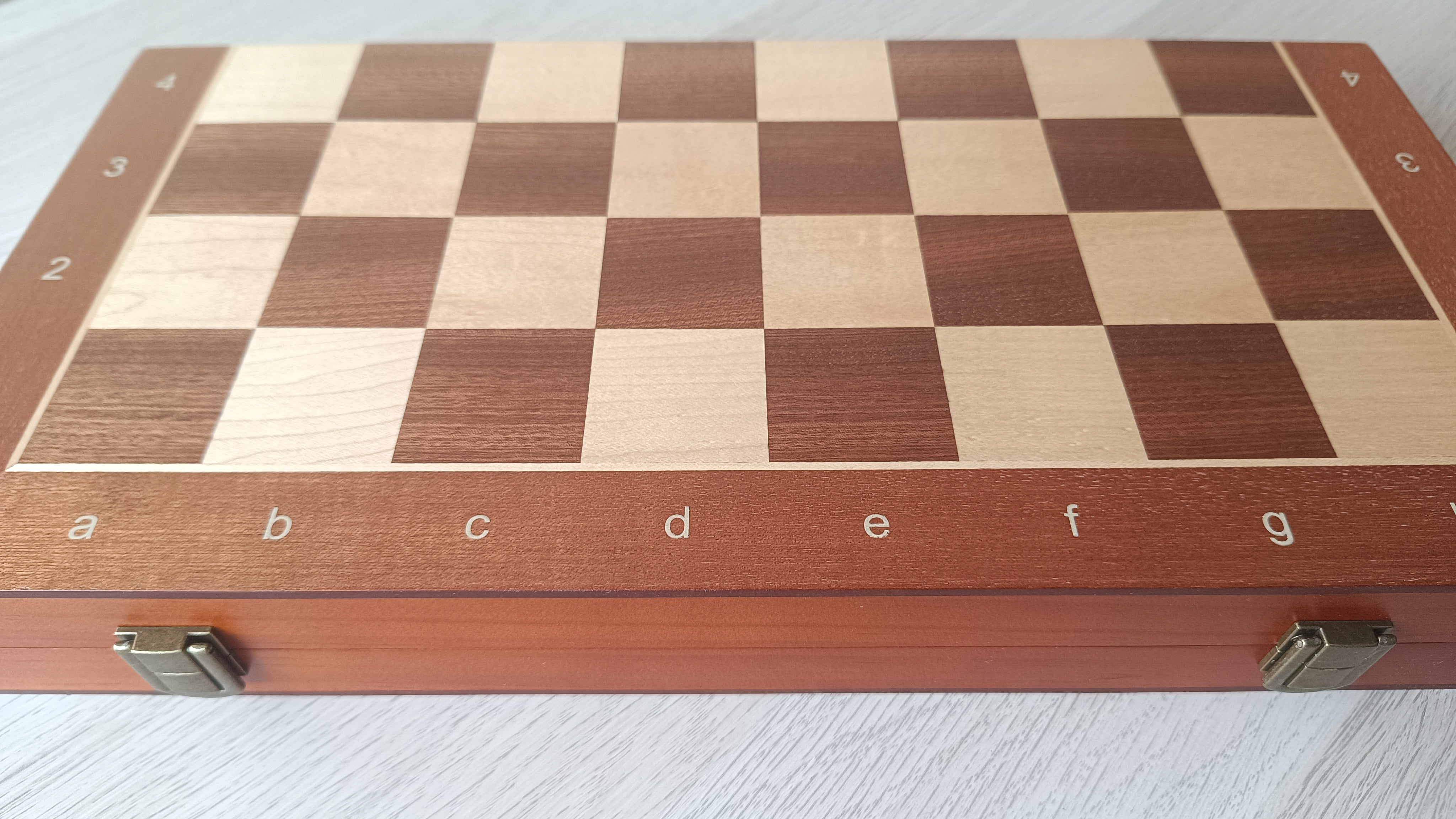 Magnetisches Holzschachspiel + Holzdamespiel (38 x 38 cm) - Magnetisches Holzschachspiel + Holzdamespiel (38 x 38 cm)