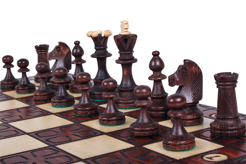 Jeu d'Echecs JUNIOR en bois de charme, de taille  moyenne (42 x 42cm) - Ensemble Complet - Jeu d'Echecs JUNIOR en bois de charme, de taille  moyenne (42 x 42cm) - Ensemble Complet