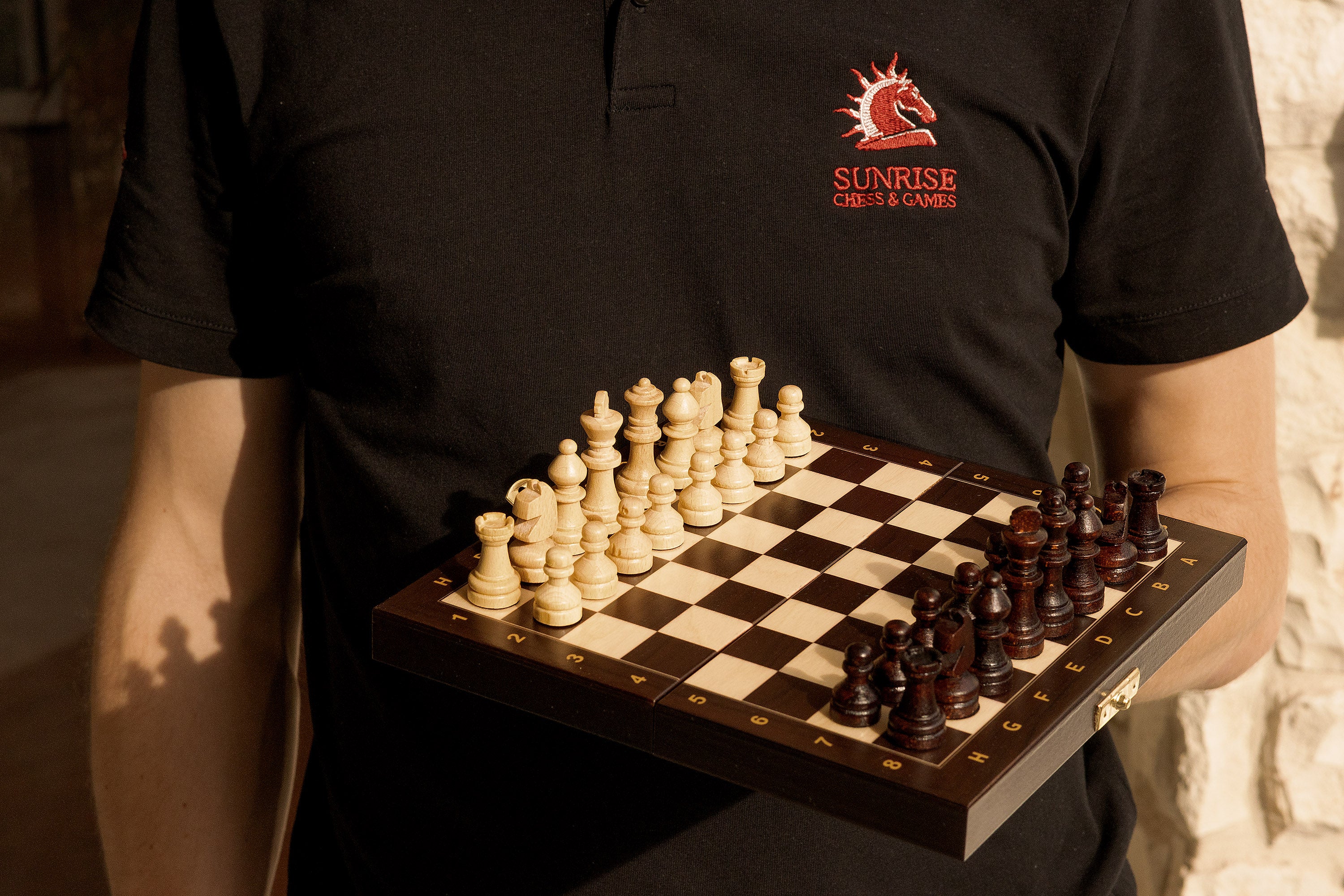 Jeu d'échecs MAGNETIQUE MINI en bois de charme, pliant, de petite taille (20 x 20cm) - Ensemble Complet - Jeu d'échecs MAGNETIQUE MINI en bois de charme, pliant, de petite taille (20 x 20cm) - Ensemble Complet
