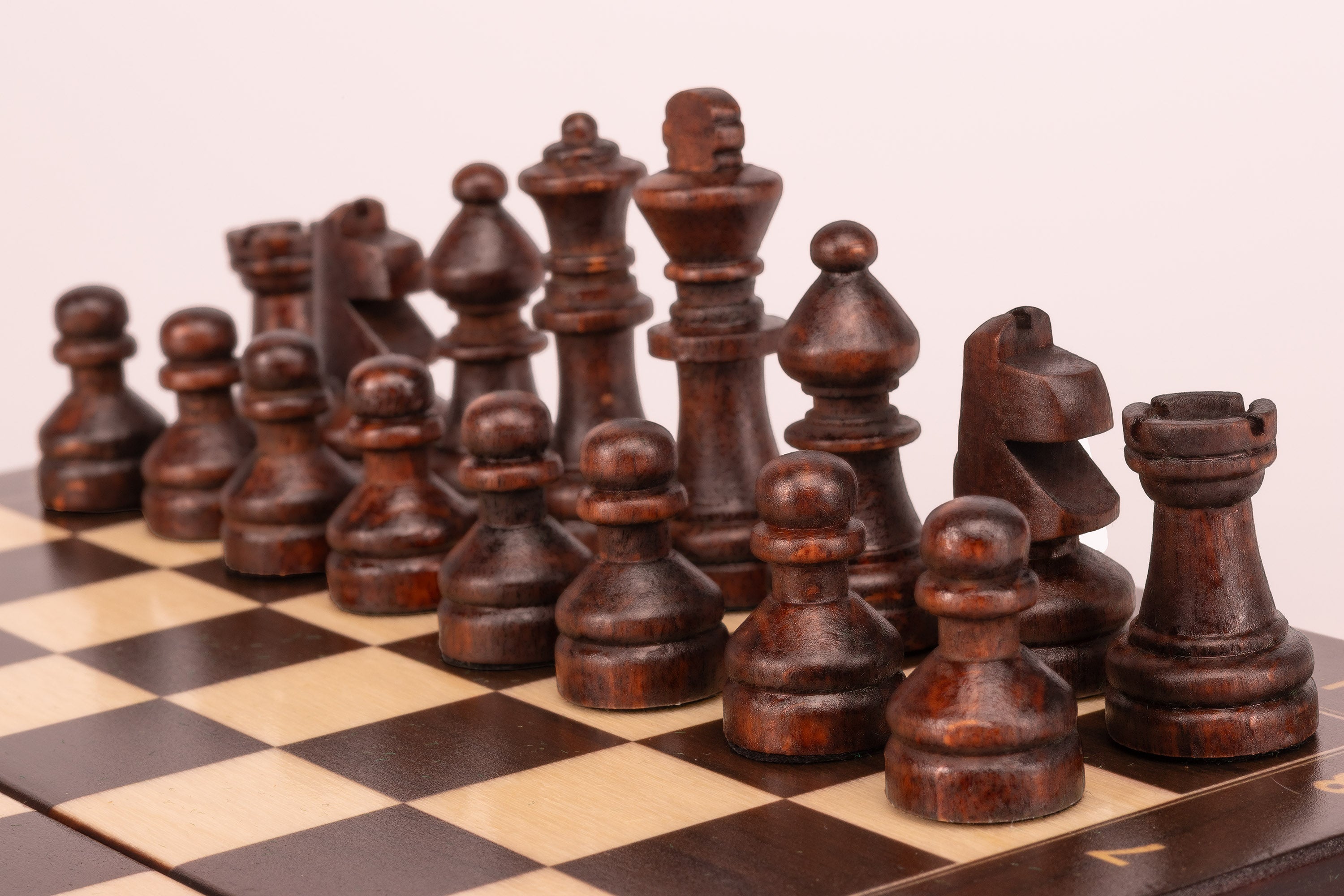 Jeu d'échecs MAGNETIQUE MINI en bois de charme, pliant, de petite taille (20 x 20cm) - Ensemble Complet - Jeu d'échecs MAGNETIQUE MINI en bois de charme, pliant, de petite taille (20 x 20cm) - Ensemble Complet