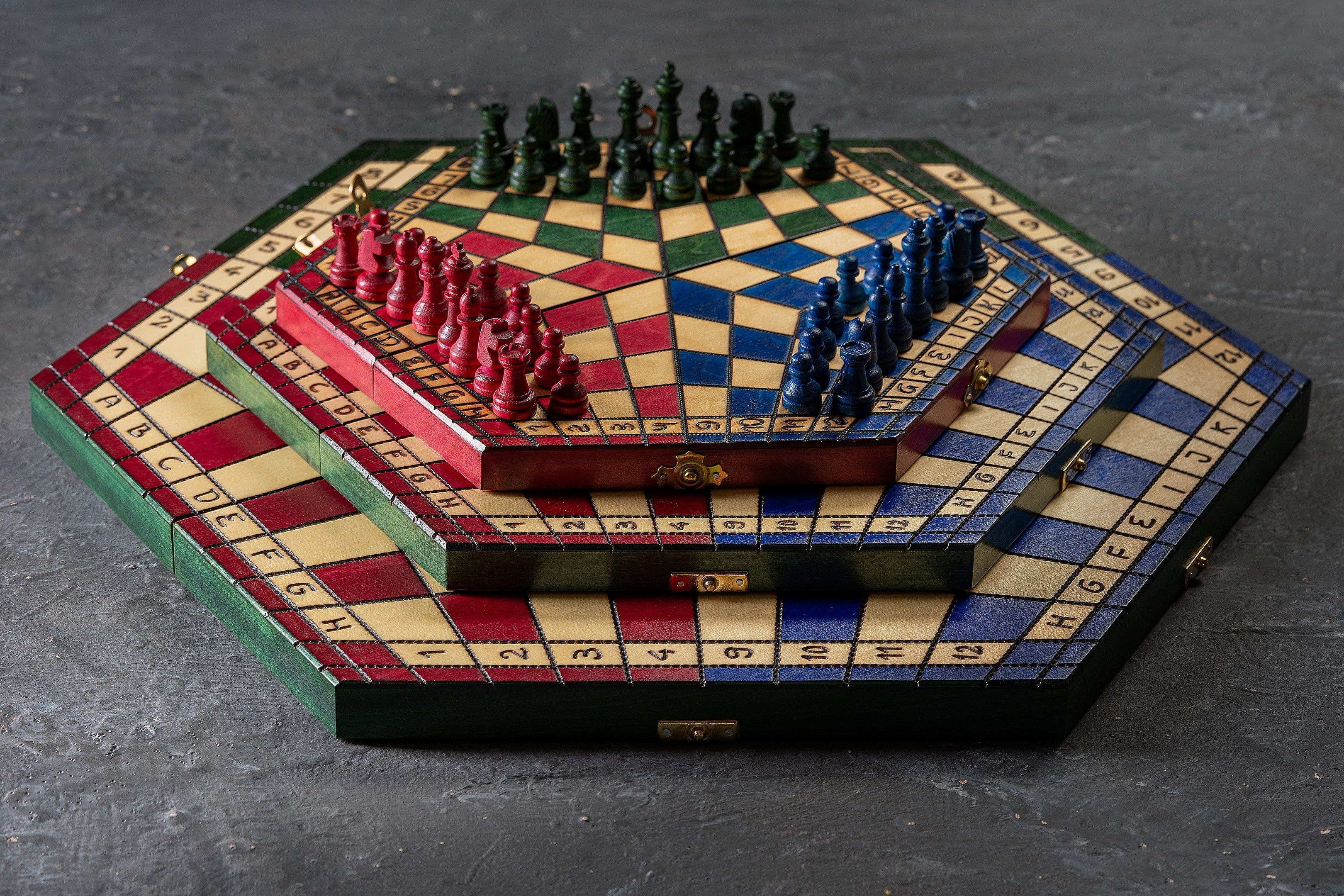 FOR THREE PLAYERS – LARGE TRICOLOUR - FOR THREE PLAYERS – LARGE TRICOLOUR