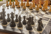 Échiquier en marqueterie de bois de sycomore teinté noir et naturel  + Pièces d'échecs French Ebonized - Ensemble de taille 6