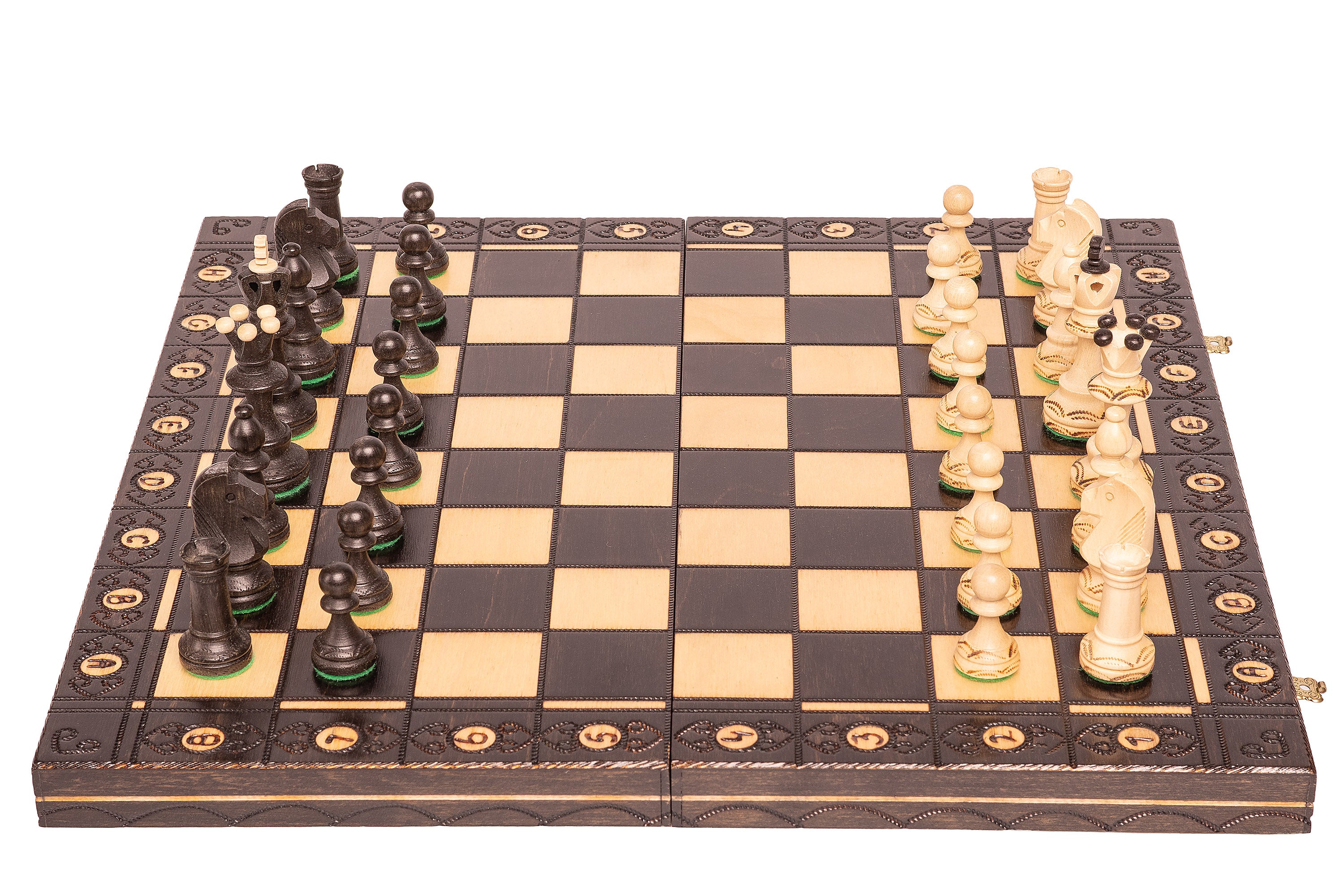 Scacchi in legno SENATOR 42×42 cm — pezzi intagliati, neri (re 80 mm, notazione, pieghevoli) - Scacchi in legno SENATOR 42×42 cm — pezzi intagliati, neri (re 80 mm, notazione, pieghevoli)
