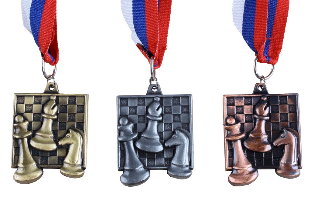 Médaille Echecs carrée de 43x48mm  - Médaille d'argent - Médaille Echecs carrée de 43x48mm  - Médaille d'argent