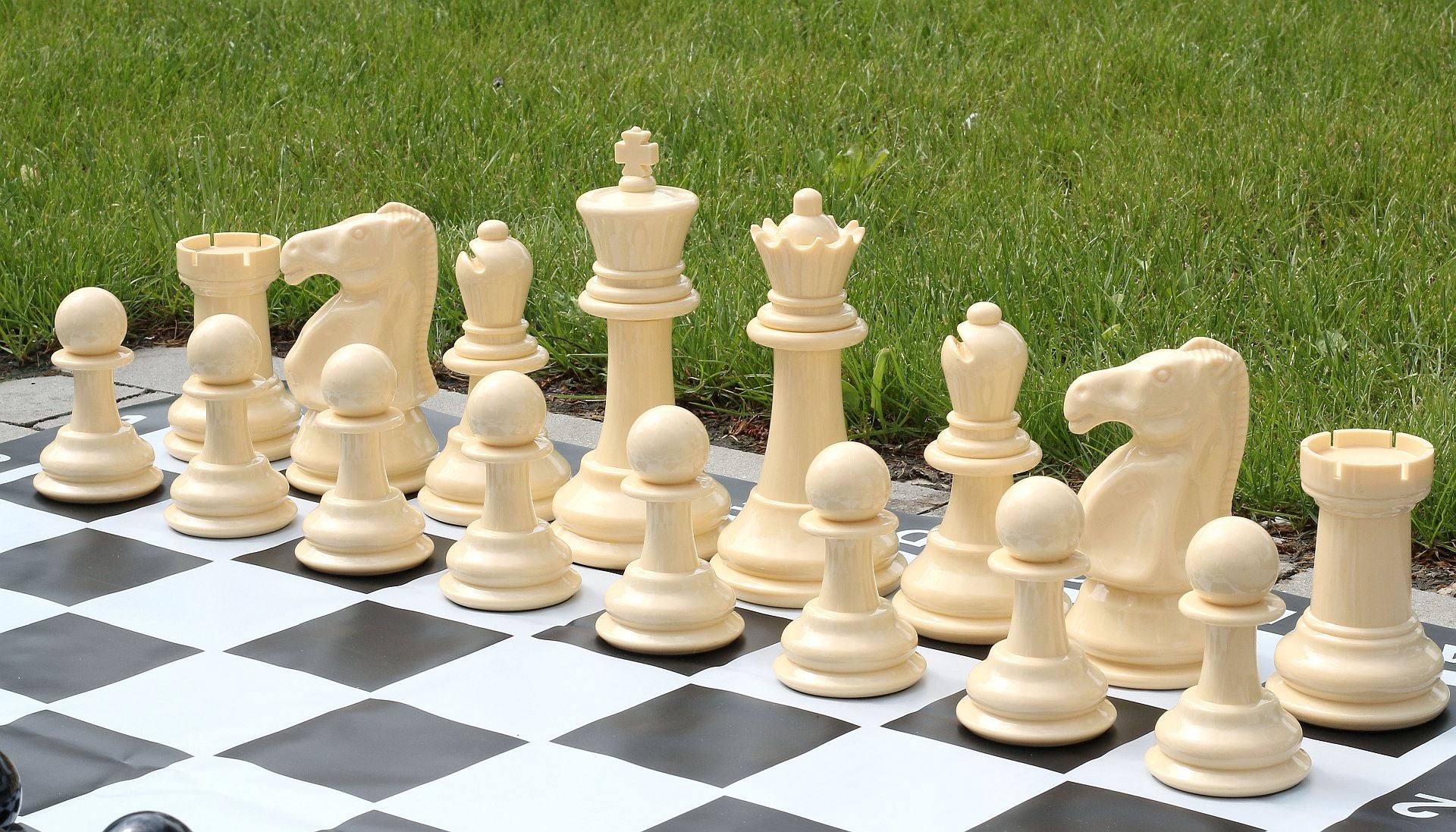 Large chess + checkers outdoor chess set (king 20 cm) - Large chess + checkers outdoor chess set (king 20 cm)