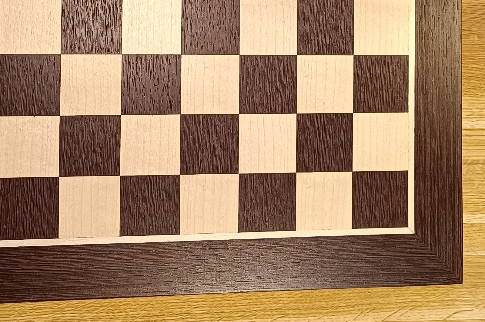 deska-szachowa-nr-4-bez-opisu-wenge-maple-d40wengewo_dba117fd-d929-47e7-a685-08a64f4462a7.jpg