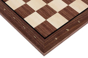 Echiquier avec coordonnées en marqueterie de bois de noyer et sycomore - échiquier luxe de Taille 6 avec une bande noire séparant les cases et les bords