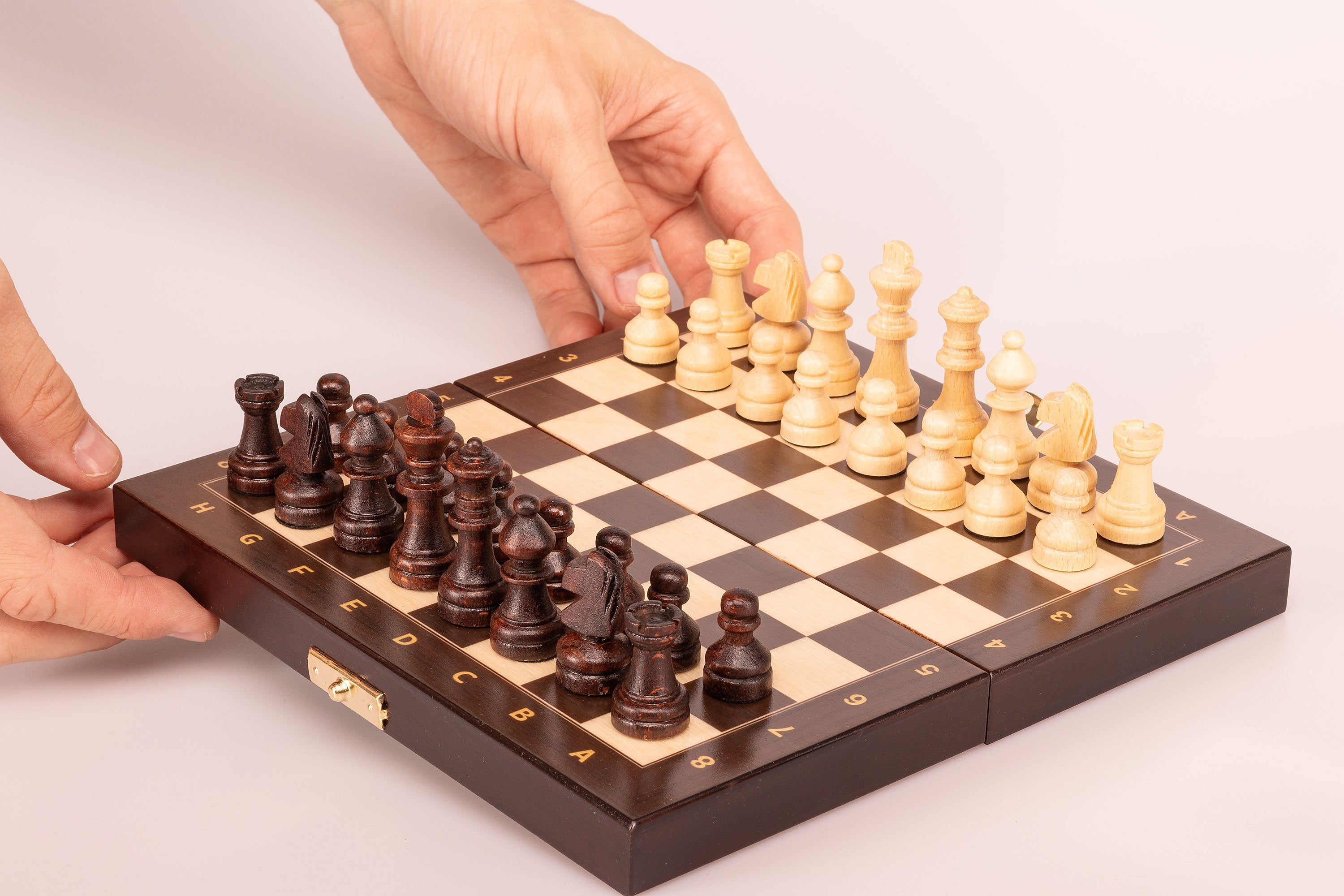 szachy-magnetyczne-mini-20cm-z-nadrukiem-ch140m_f48e4839-7d78-4db6-a9cb-ead806f3589f.jpg