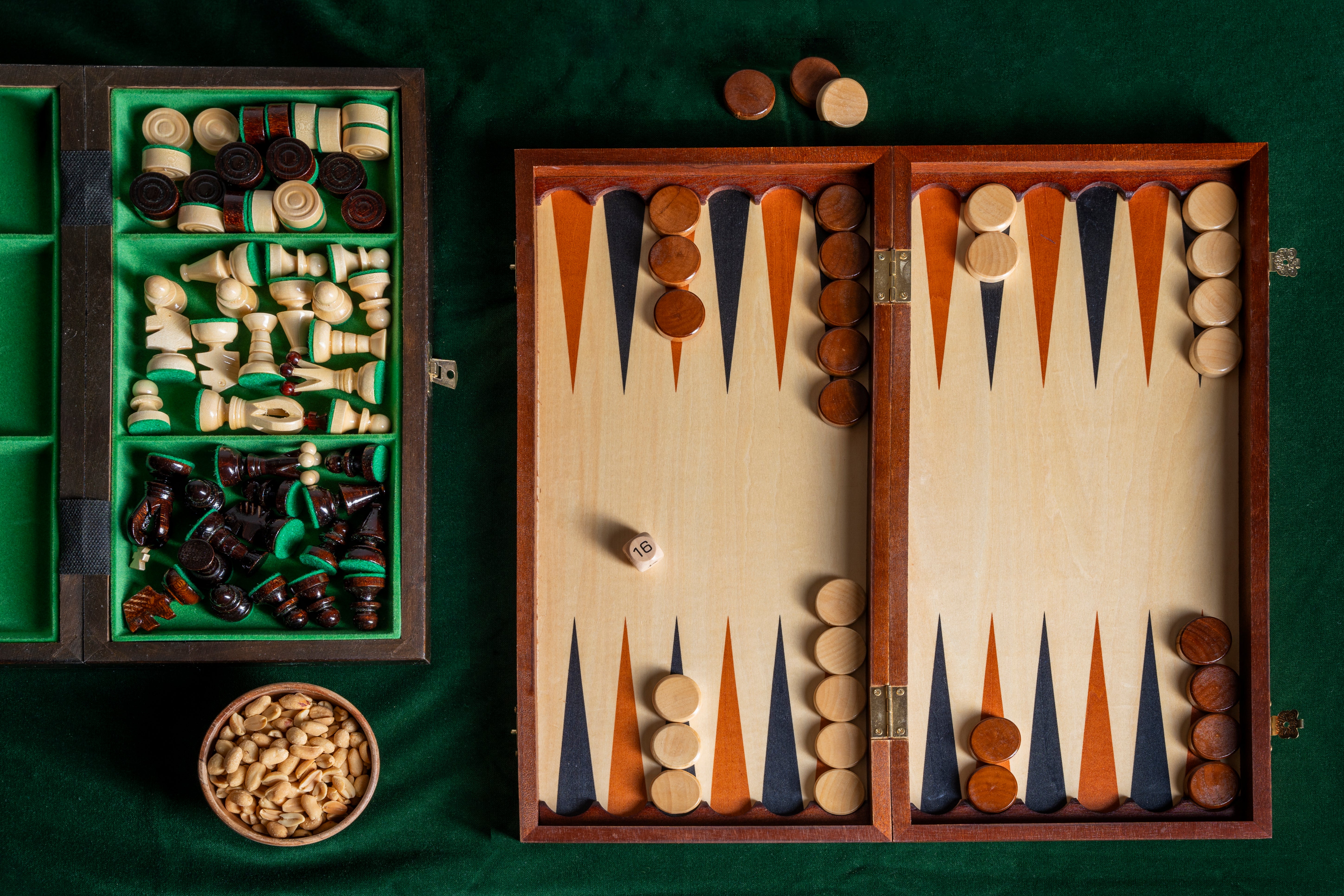 Jeu d'Echecs  de Tornoi + Dames + Backgammon en bois de charme, de taille 4 (40,5 x 40,5cm) - Ensemble comprenant trois jeux pour deux joueurs - Jeu d'Echecs  de Tornoi + Dames + Backgammon en bois de charme, de taille 4 (40,5 x 40,5cm) - Ensemble comprenant trois jeux pour deux joueurs