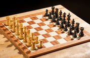 Juego de ajedrez - Tablero de caoba/arce con descripción (casillas de 45 mm) + piezas American Classic de 3"