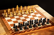 Échiquier avec coordonnées en marqueterie de bois d'acajou et sycomore  + Pièces d'échecs Timeless Ebonized - Ensemble de taille 6